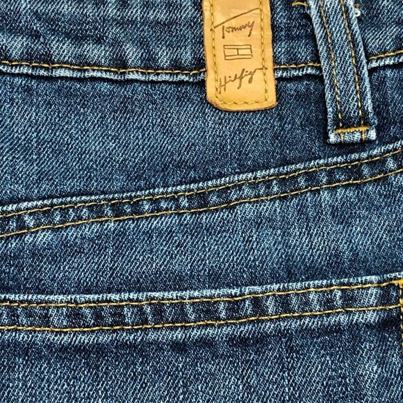 Tommy Hilfiger Jean Pencil Skirt Side Slit Distressed Medium Wash Womens 6 Logo - Picture 3 of 10